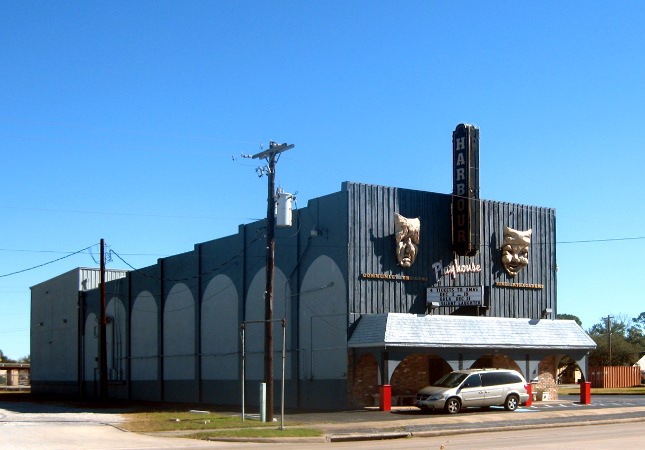 Hollywood Theater - Dickinson TX