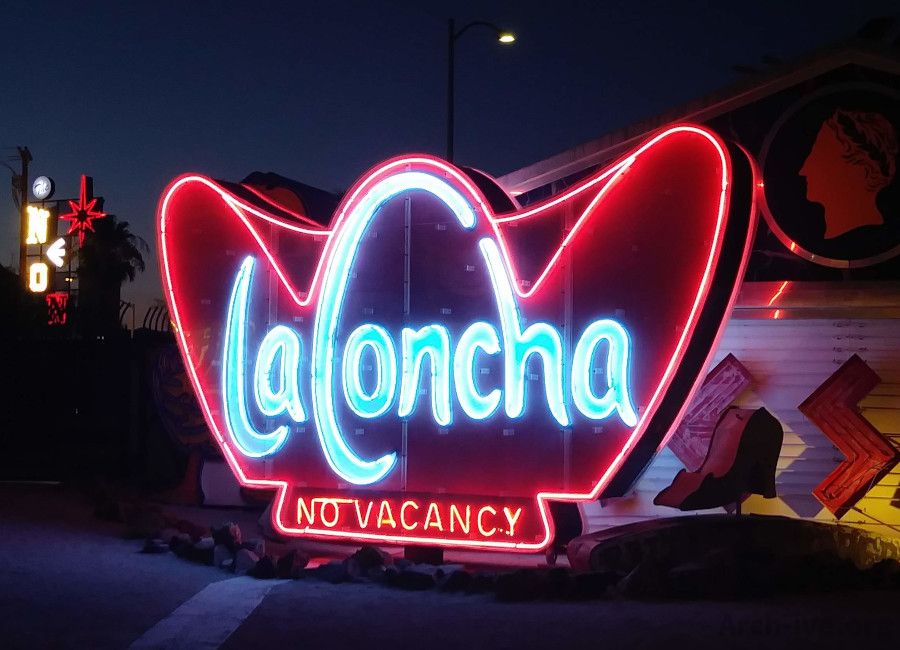 La Concha Motel sign