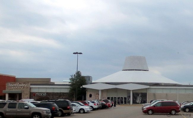 Famous-Barr South County Center – St. Louis